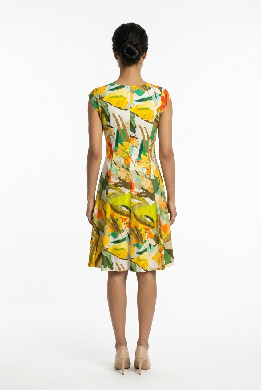 Damenkleid von Boutique Pepita, Fox UNGANA in stilvollem Design mit eleganten Details und angenehmem Stoff.