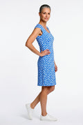 Elegantes gelbes Kleid JOLIVA von Boutique Pepita mit floralem Muster, perfekt für sommerliche Anlässe.