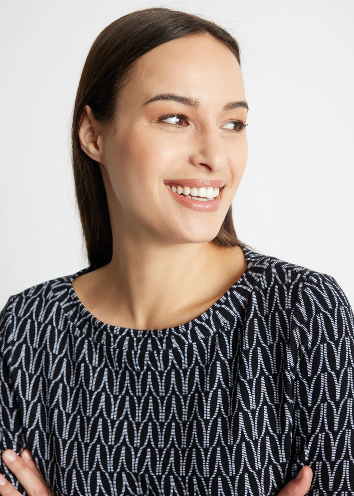 Fox's Pullover RAPULO, Detailansicht Rundhalsausschnitt, Boutique Pepita Hamburg