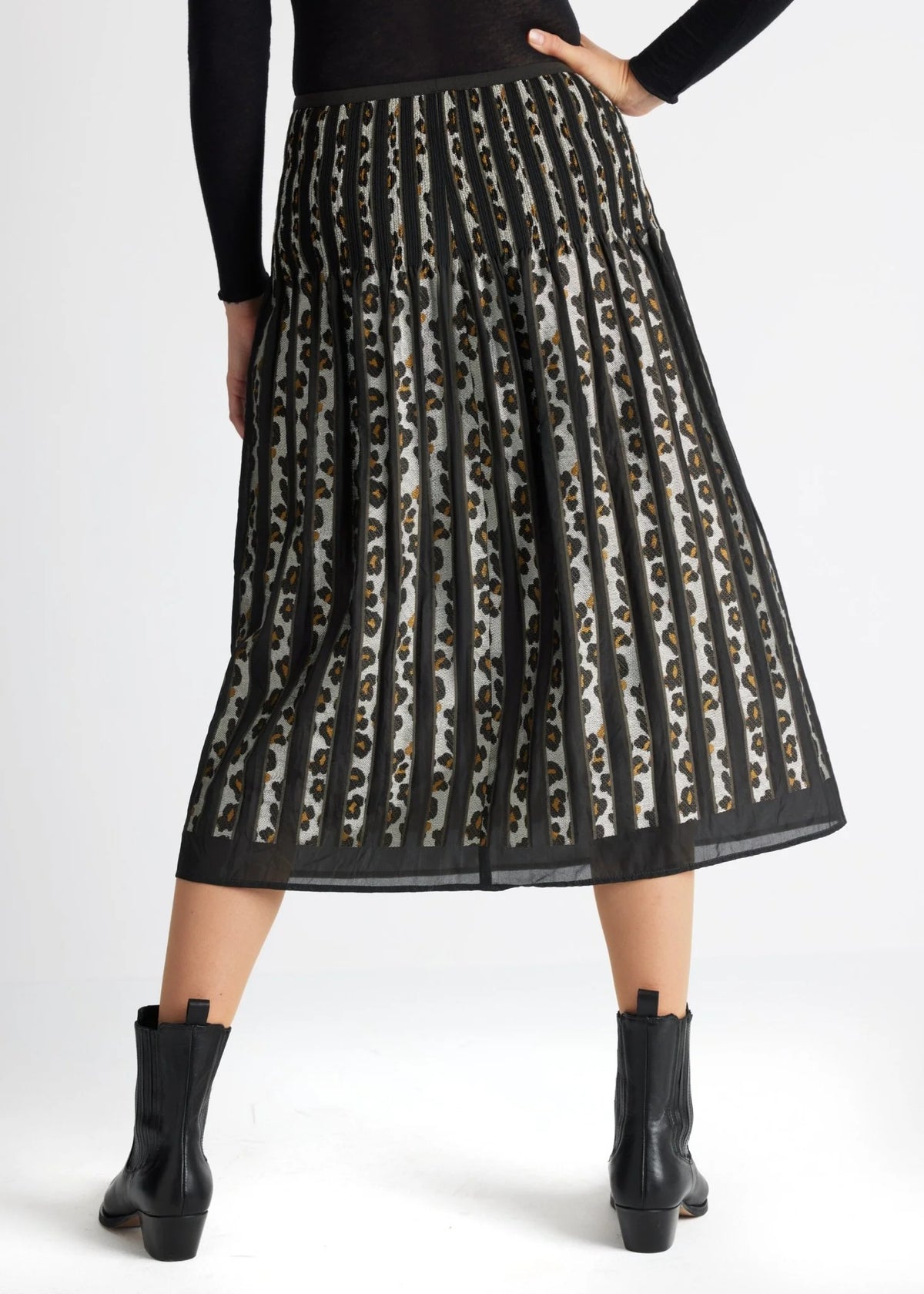 Fox's Rock LEOPARO-W in Beige, Detailansicht Jacquard-Stoff, Boutique Pepita Hamburg