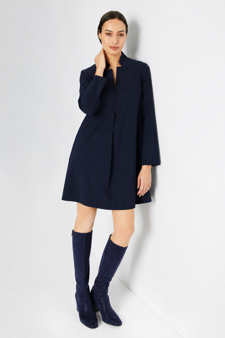 Fox's Tunika-Kleid JAIZA in Marineblau, knielang mit V-Ausschnitt – Vorderansicht