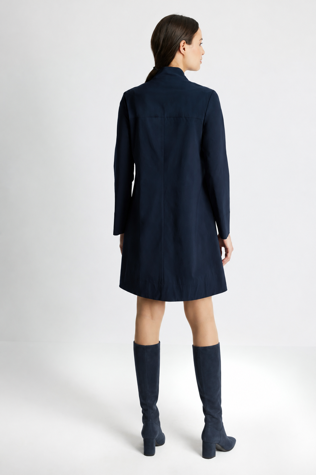 Fox's Kleid JAIZA Marineblau – Rückansicht mit Faltenwurf